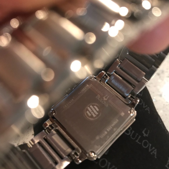 ^^^^SOLD****BULOVA DIAMOND WATCH - Picture 4 of 7